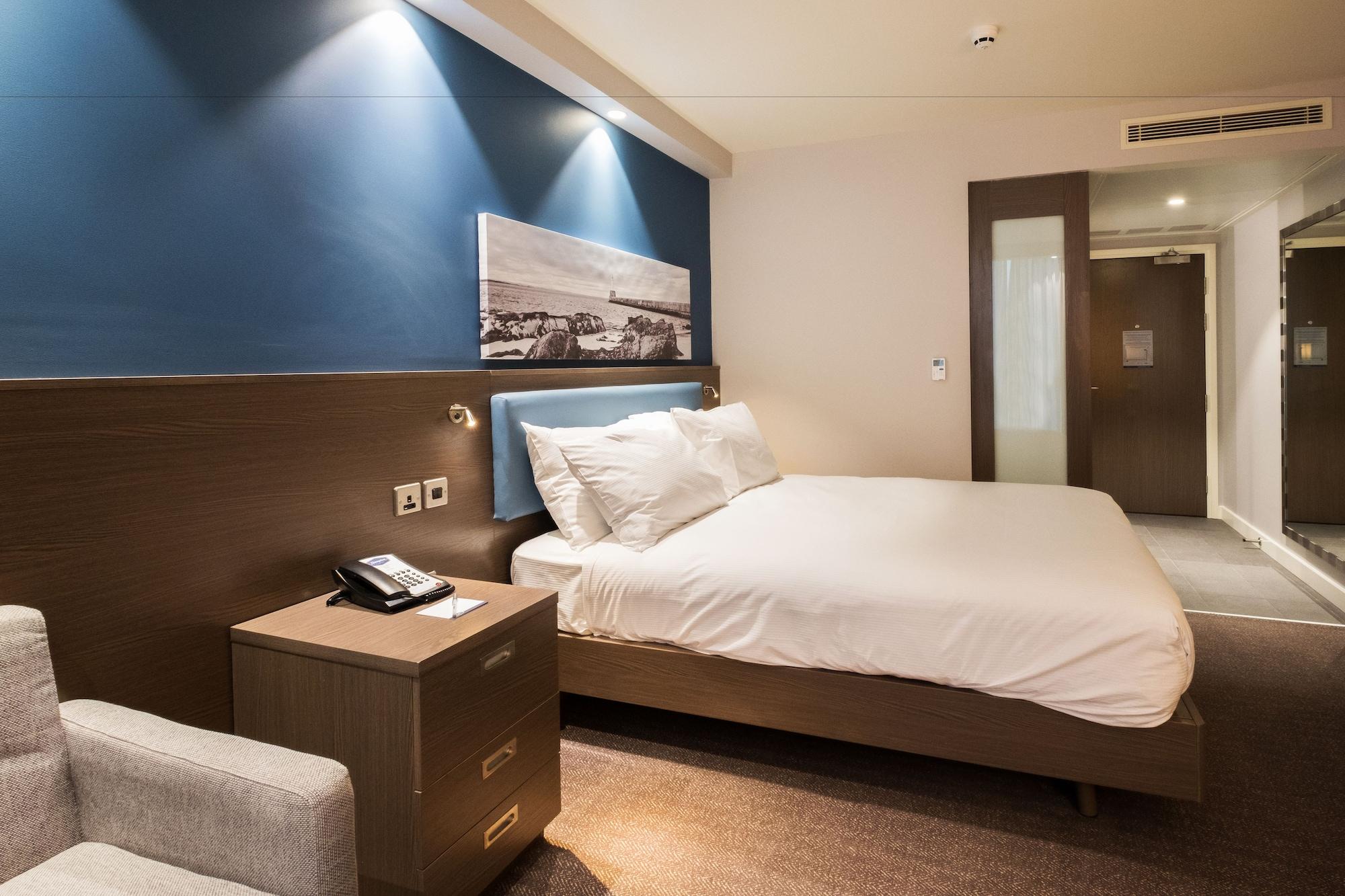 Hampton By Hilton Aberdeen Airport Дайс Екстер'єр фото