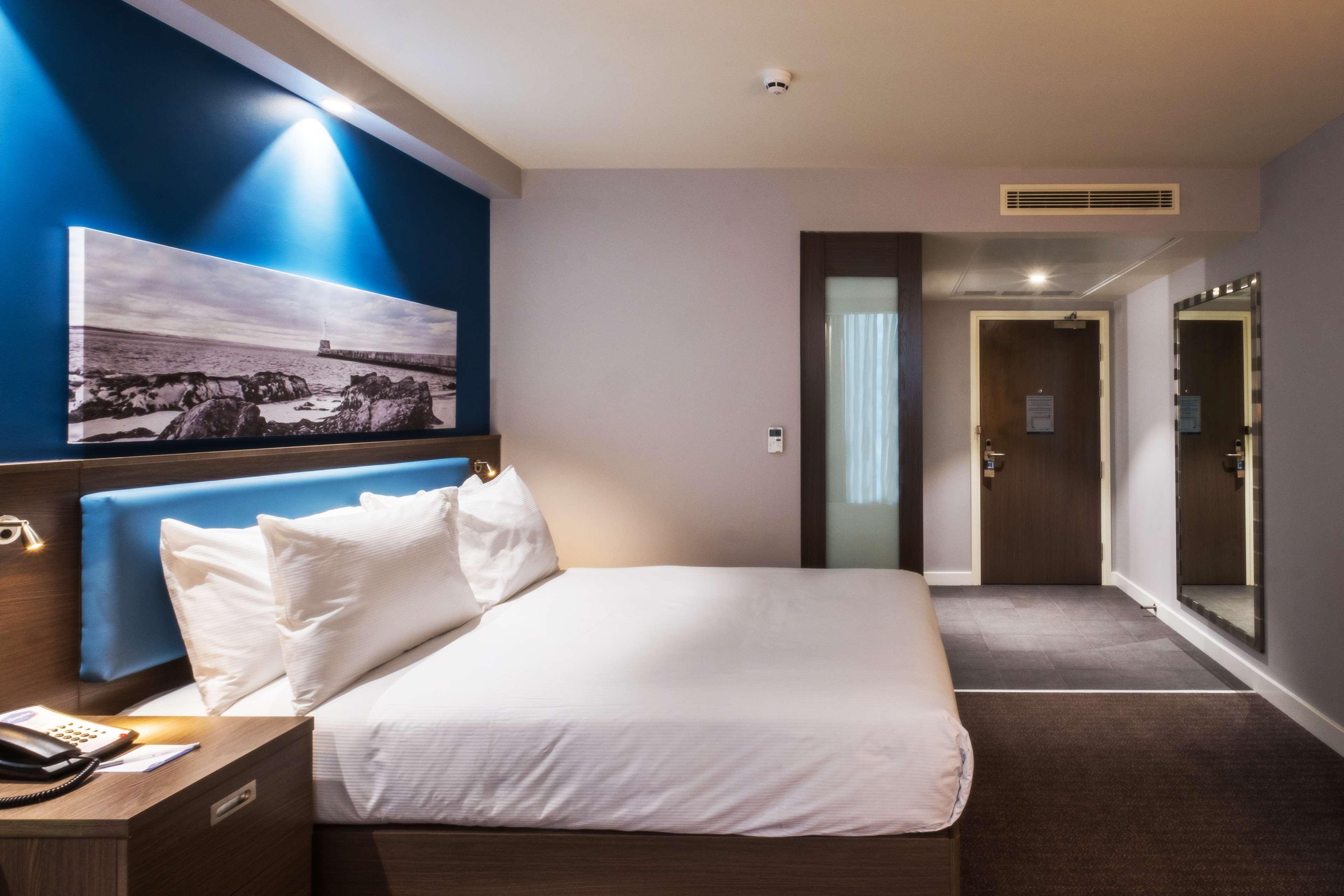 Hampton By Hilton Aberdeen Airport Дайс Екстер'єр фото