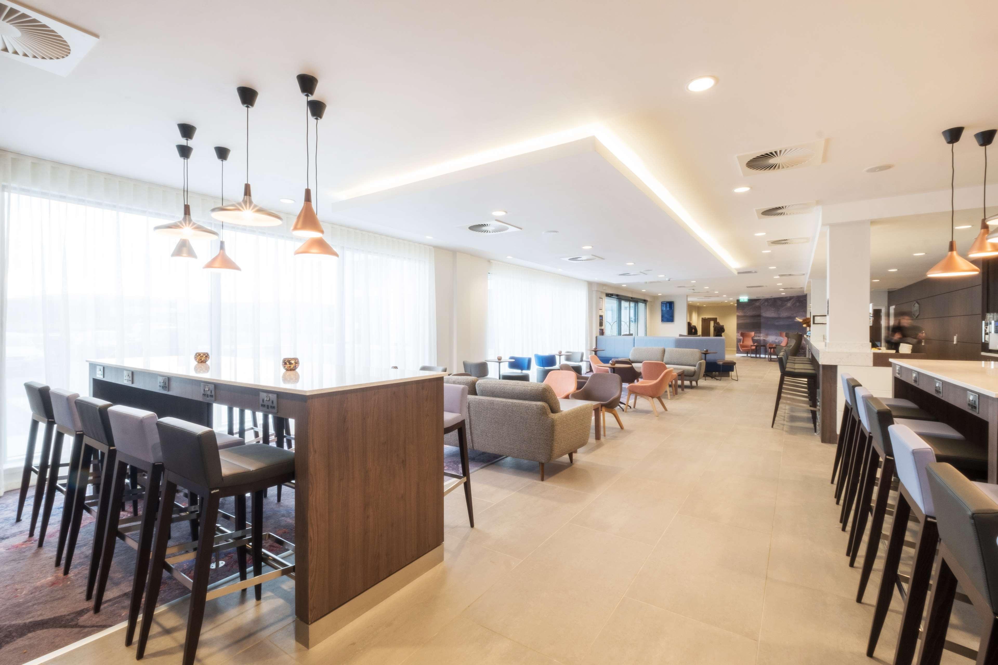 Hampton By Hilton Aberdeen Airport Дайс Екстер'єр фото