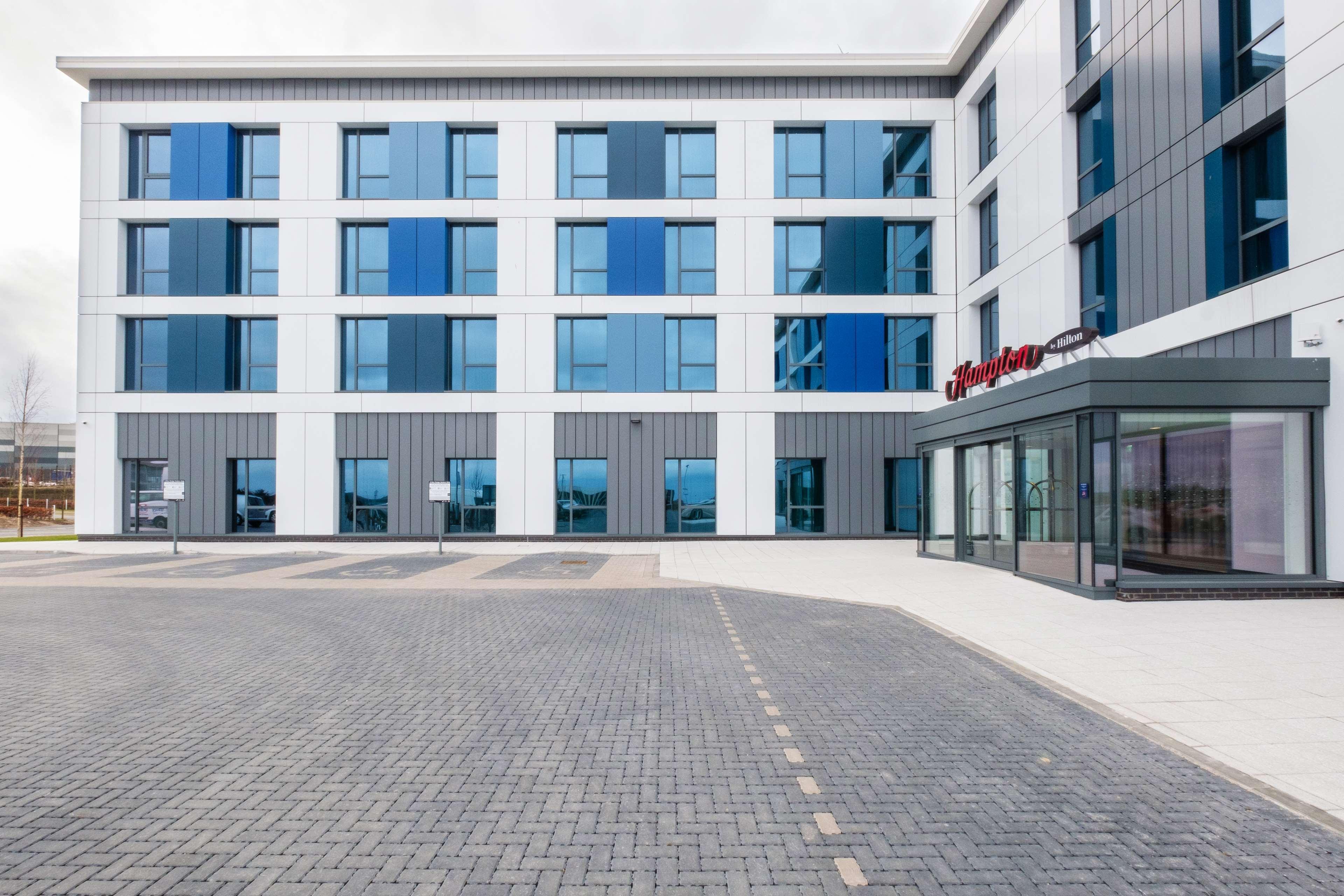 Hampton By Hilton Aberdeen Airport Дайс Екстер'єр фото