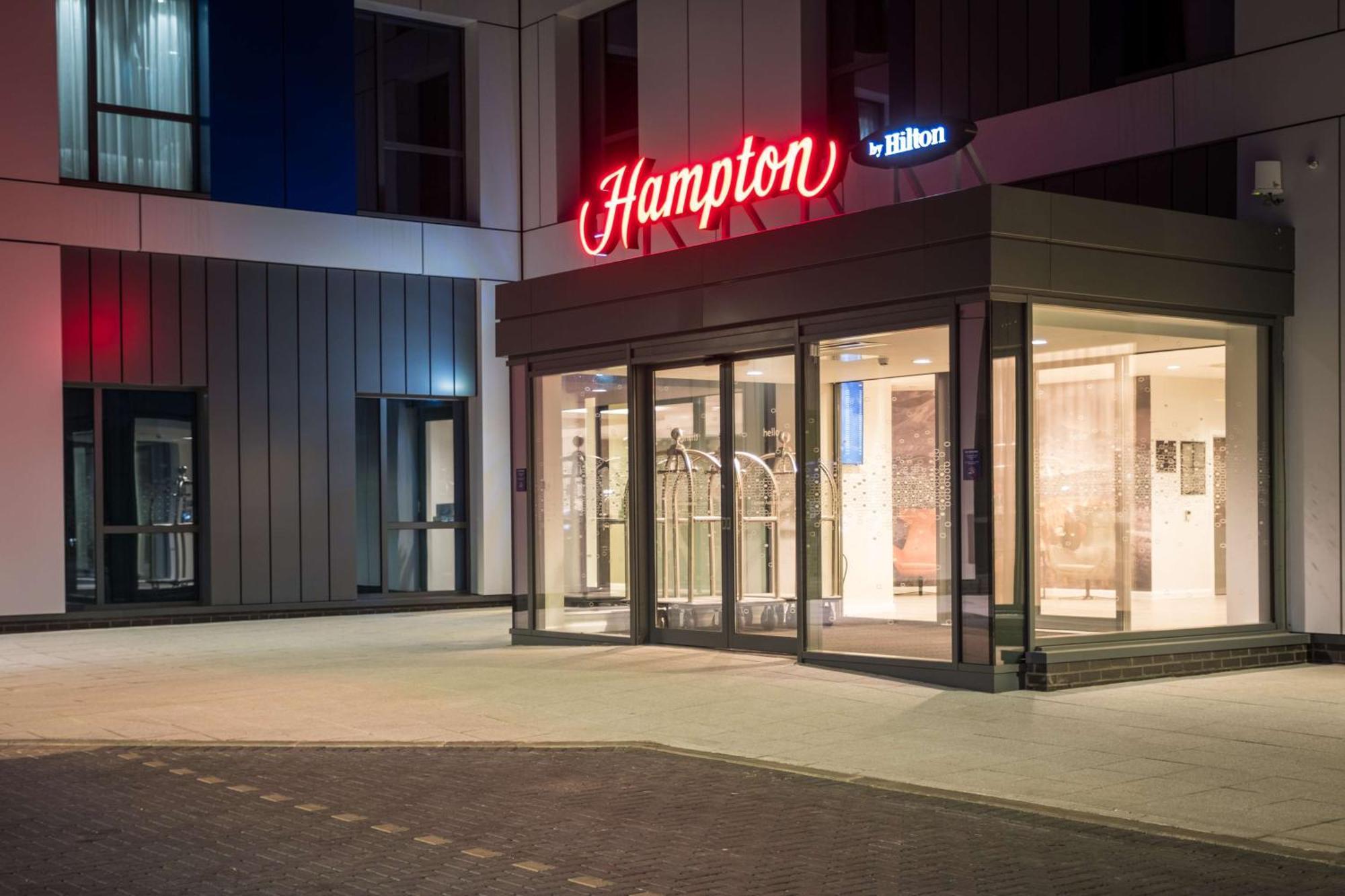 Hampton By Hilton Aberdeen Airport Дайс Екстер'єр фото