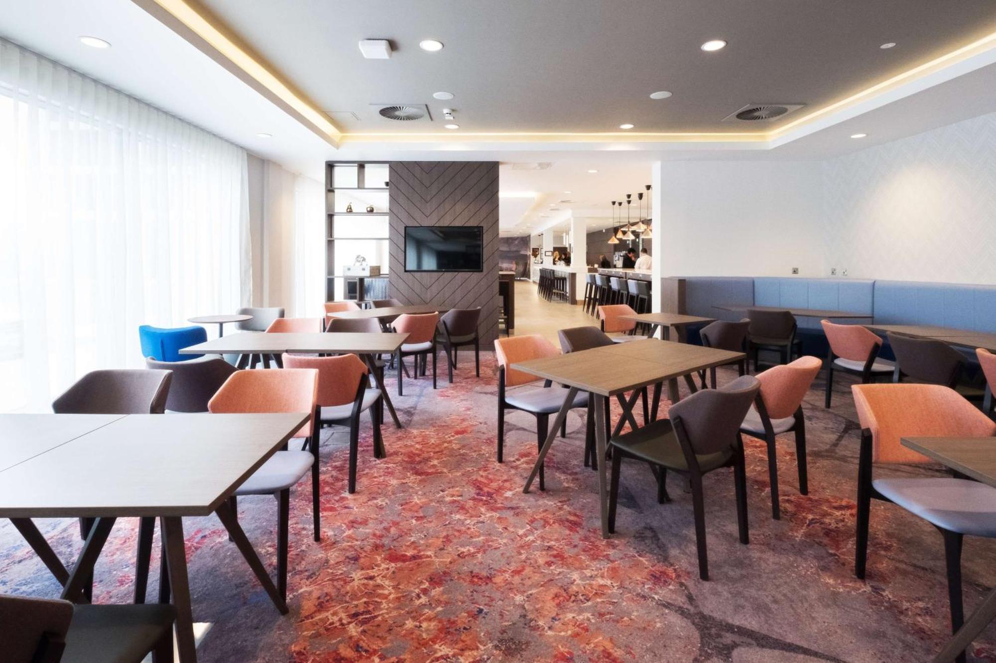 Hampton By Hilton Aberdeen Airport Дайс Екстер'єр фото