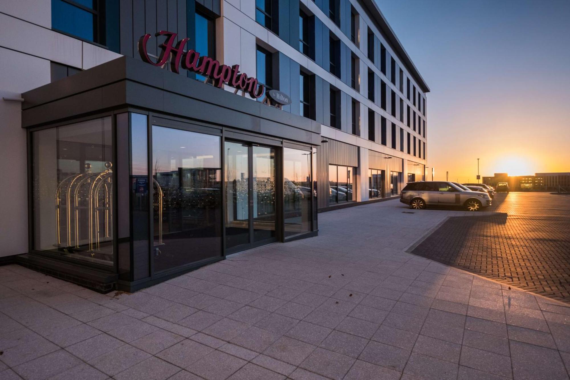 Hampton By Hilton Aberdeen Airport Дайс Екстер'єр фото